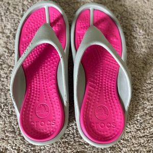 New croc flip flops never worn